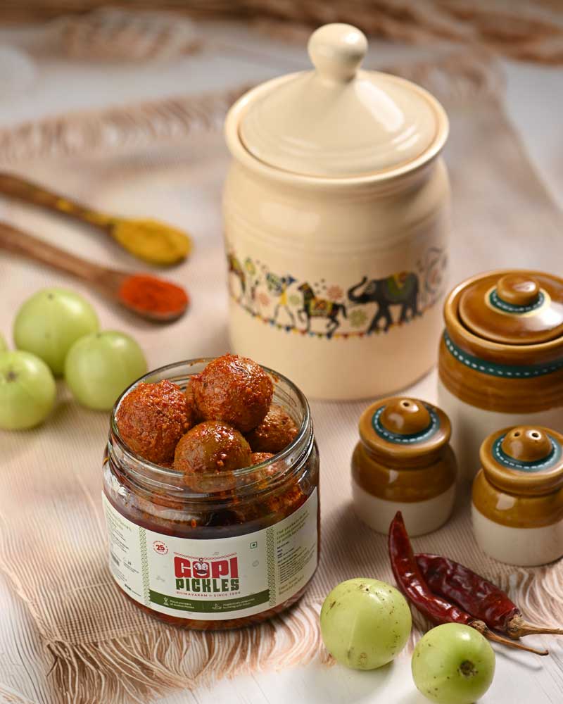 Amla Pickle – A Tangy & Nutrient-Packed Delight 🟩