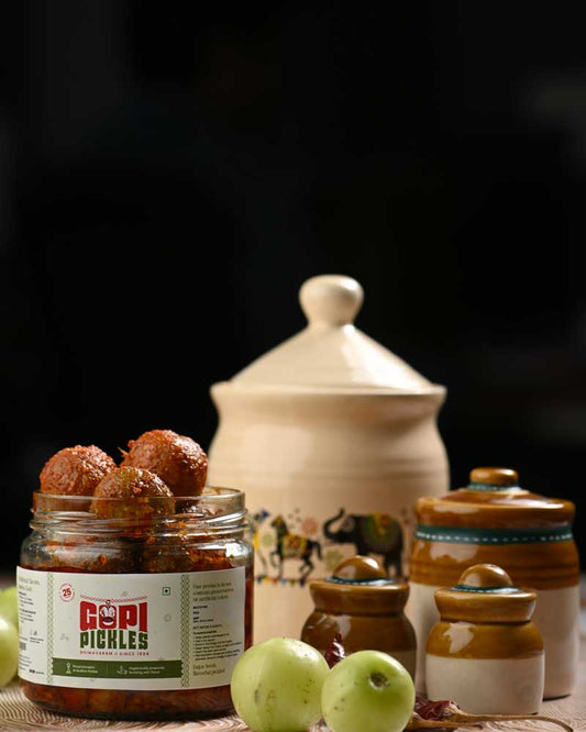 Amla Pickle – A Tangy & Nutrient-Packed Delight 🟩