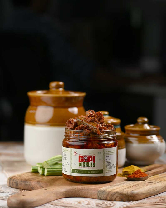 Drumstick Pickle (ములక్కాడ పచ్చడి) – A Unique & Traditional Delicacy 🟩