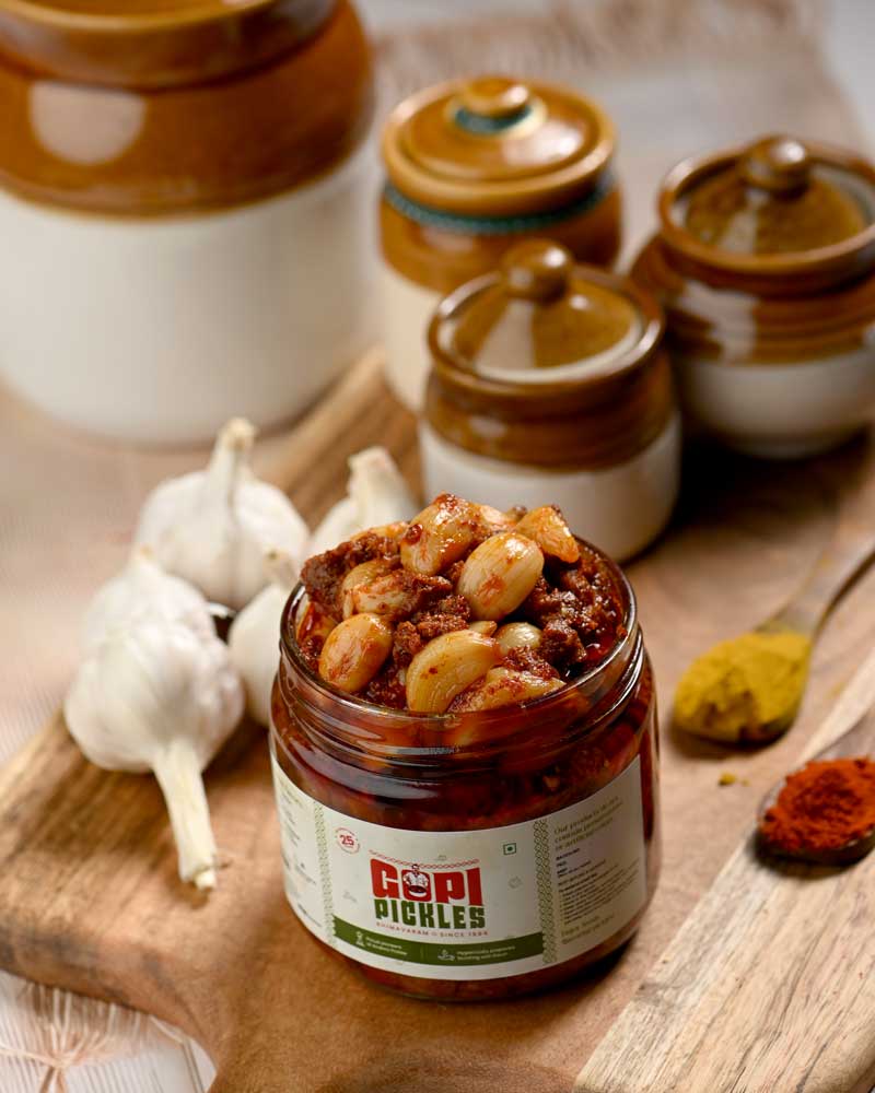 Garlic Pickle – A Burst of Spicy Aroma 🟩