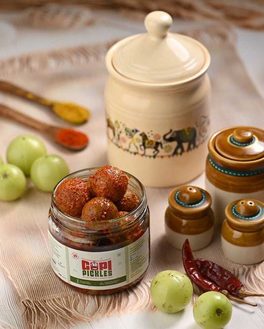 Amla Pickle – A Tangy & Nutrient-Packed Delight 🟩