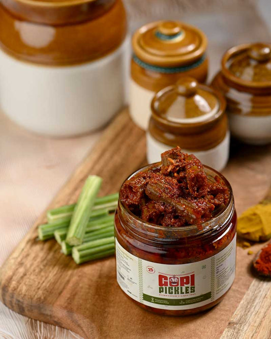 Drumstick Pickle (ములక్కాడ పచ్చడి) – A Unique & Traditional Delicacy 🟩