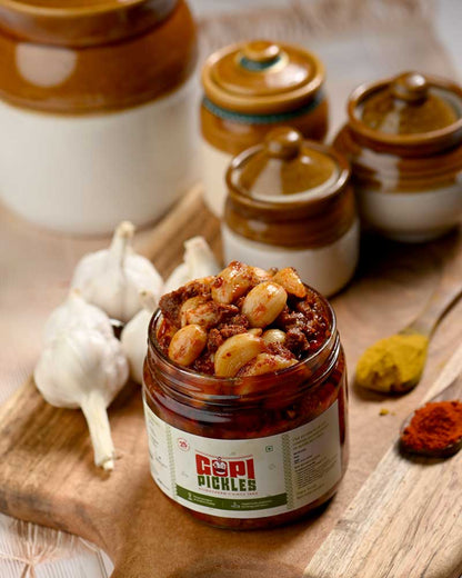 Garlic Pickle – A Burst of Spicy Aroma 🟩